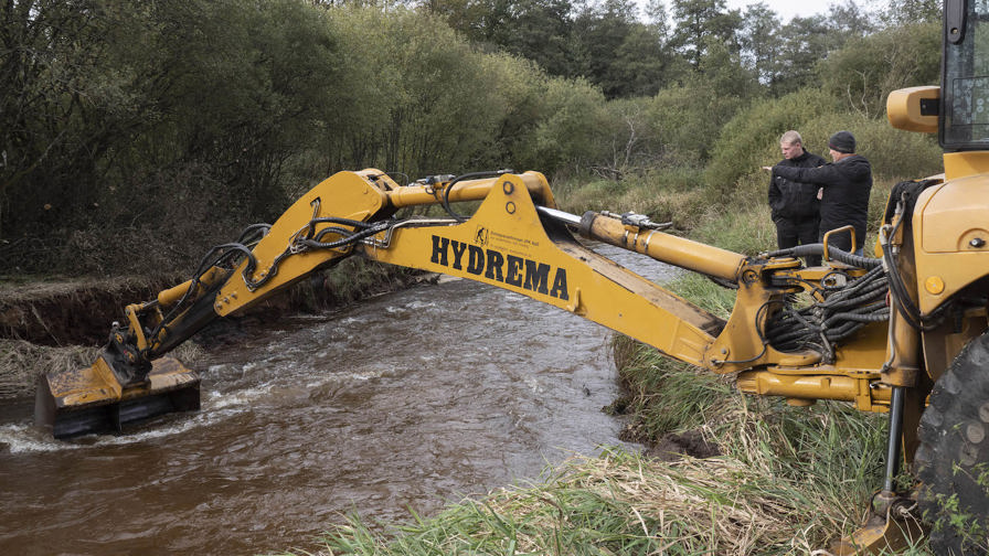 Ny Brudeseng Til Skjern Å Laksen 3