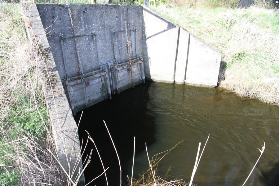 Tophængt Sluse I Søborg Kanal